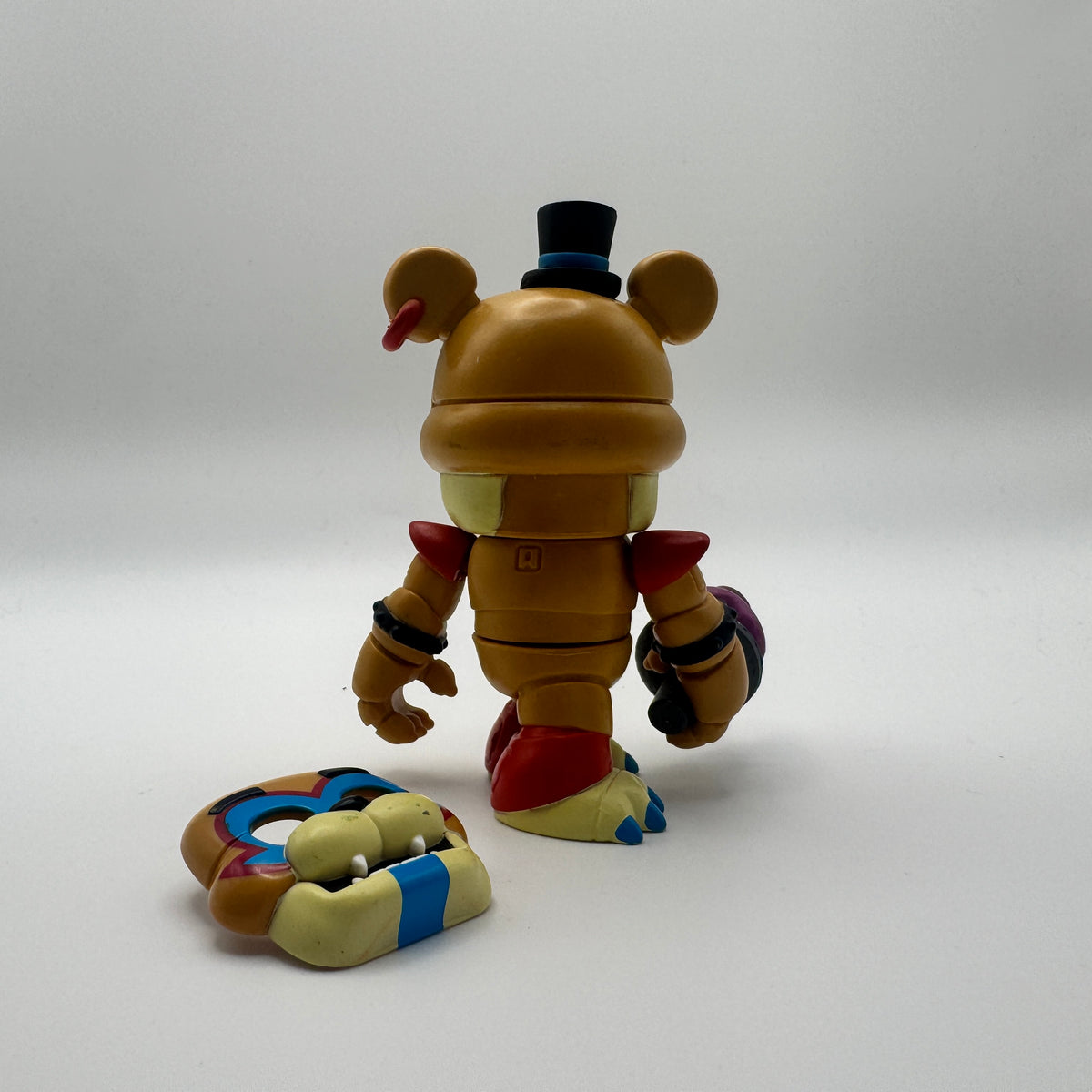 2023 Glamrock Freddy Funko Figurine with Detachable Cupcake (+ Interchangeable Face)